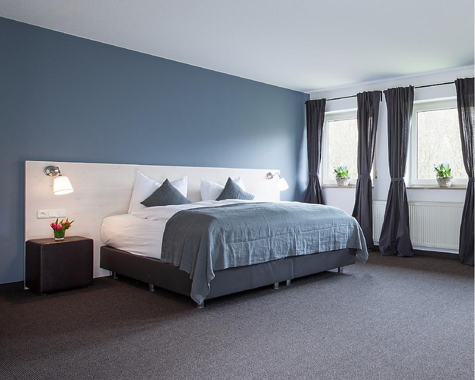 Alpengluehen Smart Hotel Olching Quarto foto